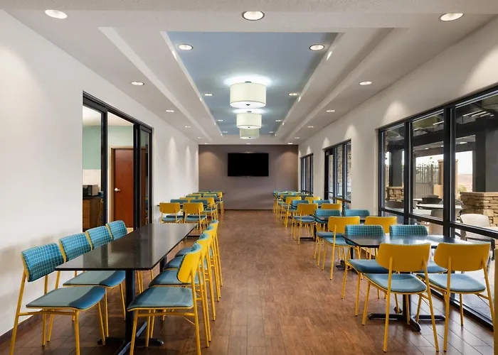 Hotel Garner - Powell Area By Ihg Page